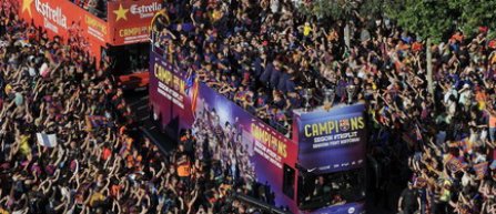Peste 70.000 de fani au sarbatorit cu jucătorii echipei FC Barcelona castigarea Ligii Campionilor